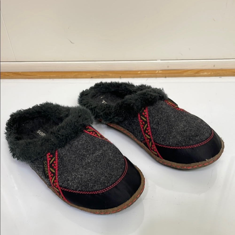 Sorel Gray and Black Slippers with Plush Fur Trim